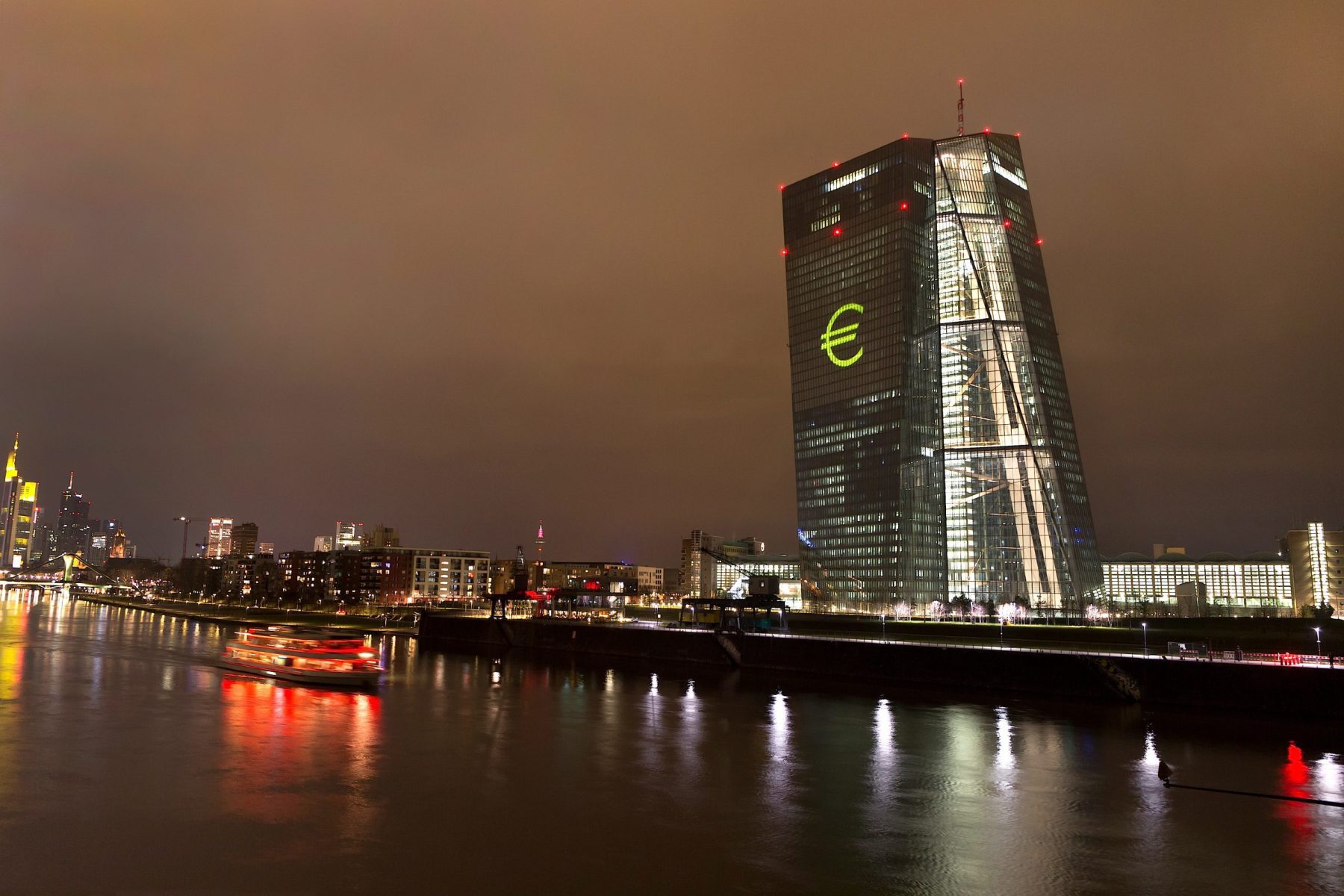 ECB - Luminale 2016 Euro Tower , MB