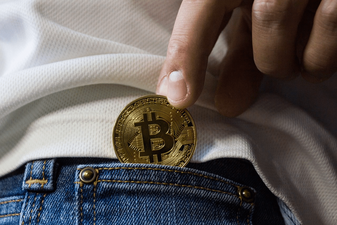 Buying And Storing Bitcoin (BTC): A Beginner’s Guide 2 https://usethebitcoin.com/wp-content/uploads/2018/09/bitcoin-usd-bg-e1543853209569.jpg UseTheBitcoin image 17