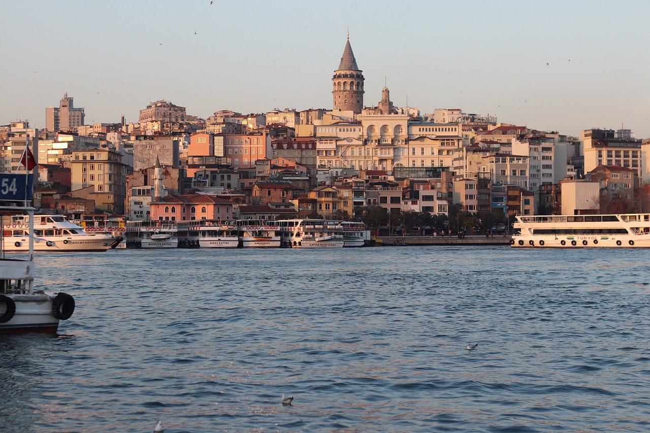 Istambul Turkey picture Earthquake Bitcoin Help