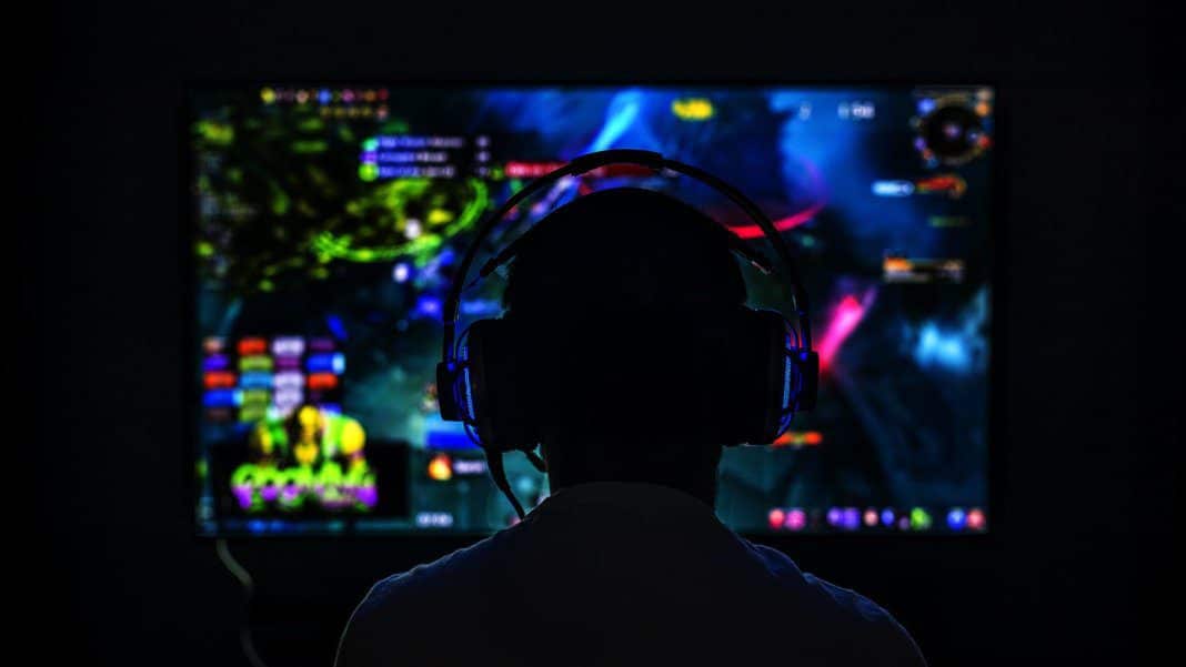 men gaming