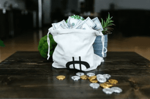 Why is it Important to Have a Balanced Portfolio? 1 https://usethebitcoin.com/wp-content/uploads/2018/07/Money-Transfer.jpg UseTheBitcoin Binary Trading Bag Cryptocurrencies Bitcoin and Dollars balanced portfolio