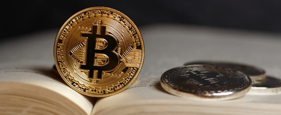 6 Free Resources to Stay Ahead of the Crypto Space 4 https://usethebitcoin.com/wp-content/uploads/2024/03/Woman-holding-an-iPhone-surrounded-by-Discord-YouTube-Telegram-crypto-news-education-and-newsletter-icons.jpg UseTheBitcoin image