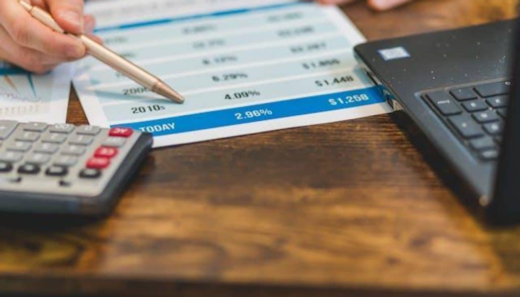 The Impact Of Macroeconomic Factors On The Crypto Market 2 https://usethebitcoin.com/wp-content/uploads/2024/12/stocks.jpg UseTheBitcoin calculating