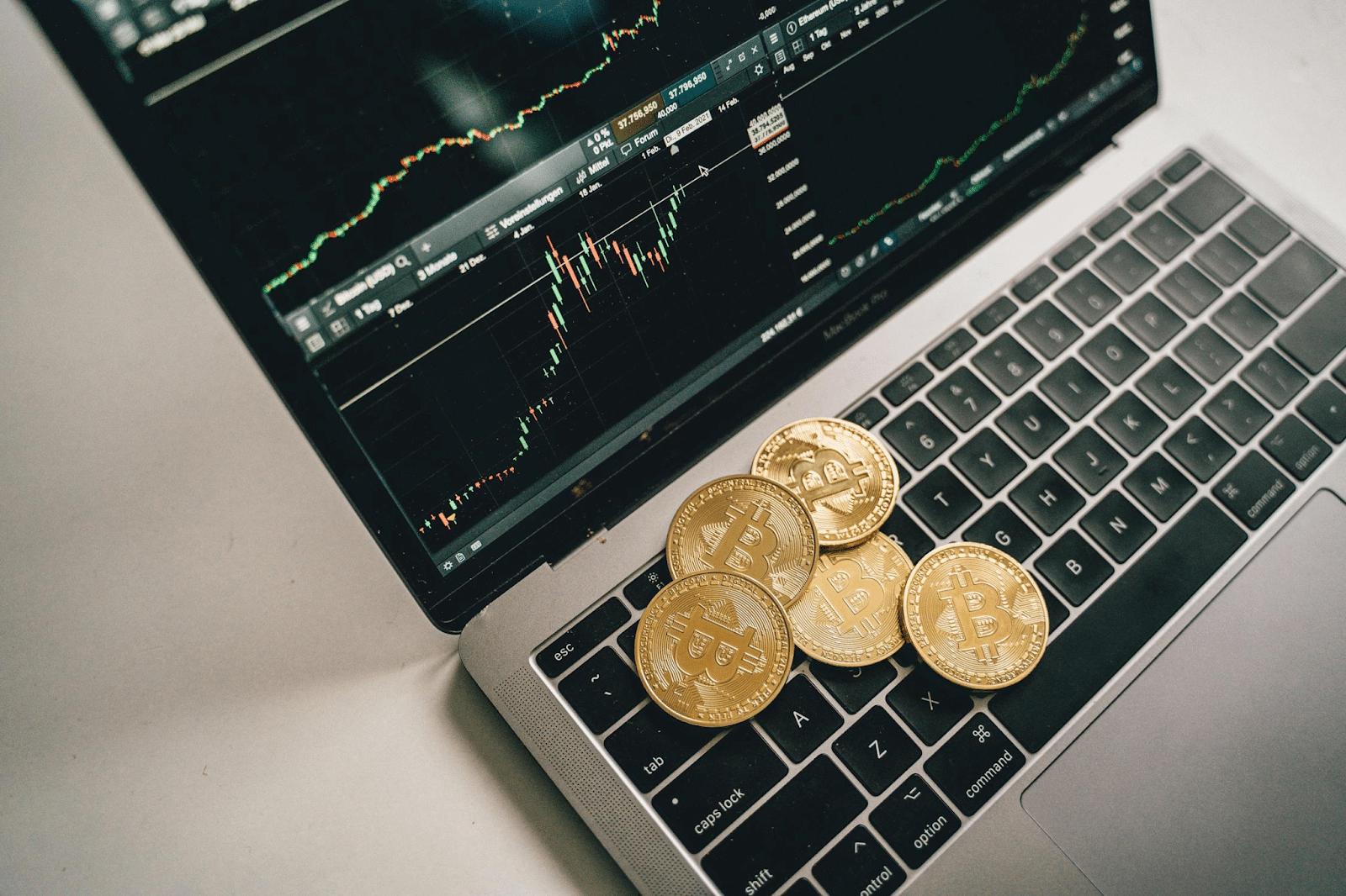 coins laptop
