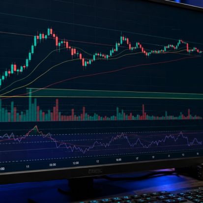 Home 3 UseTheBitcoin Reading Solana’s 15-Minute Chart: Patterns, Volume, and Short-Term Trade Setups