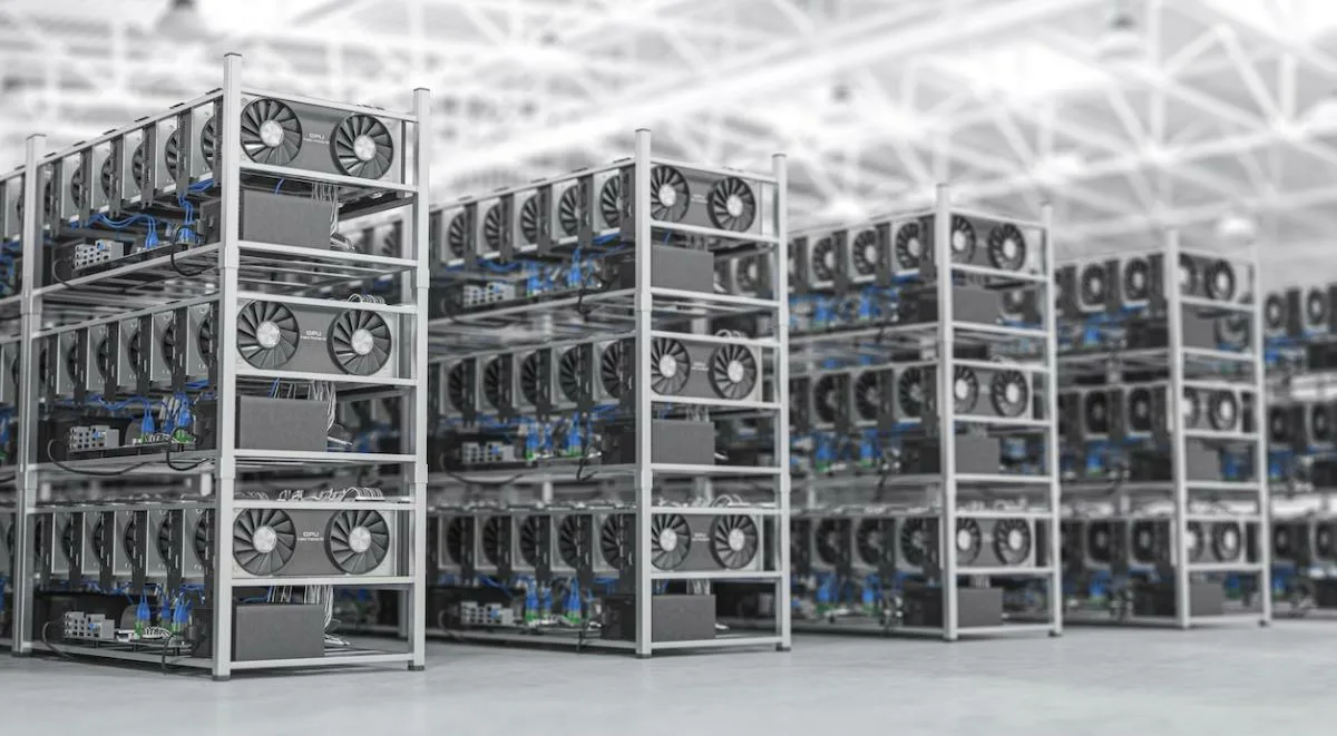 How Bitcoin Mining Works: From Broadcast to Block Reward 1 https://usethebitcoin.com/wp-content/uploads/2026/05/Miniature-workers-mining-Bitcoin-from-rocky-ground-under-golden-lighting.jpg UseTheBitcoin image 36
